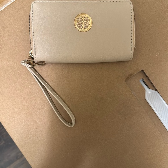 Tree of Life Cream Clutch Wristlet with Gold Emblem - Picture 1 of 3
